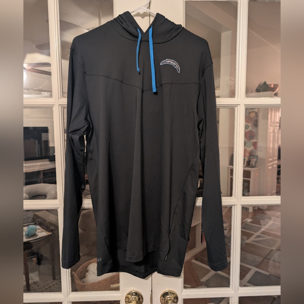 Nike Dri-Fit On Field Los Angeles Chargers Long Sleeve Hoodie Size Medium